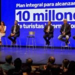 Massa-visito-Misiones-y-presento-un-plan-integral-para-atraer-a-10-millones-de-turistas-1-compressed