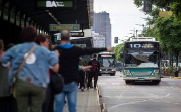 Golpe al bolsillo: vuelve a subir el boleto de colectivo y el mínimo llega a $700 en el AMBA