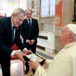 Q_9qIpXth_600x600__1