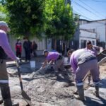 EL MUNICIPIO AVANZA CON LOS TRABAJOS DE REPARACIÓN DE LAS CALLES EN EL BARRIO LA COLONIA DE QUILMES OESTE (3)