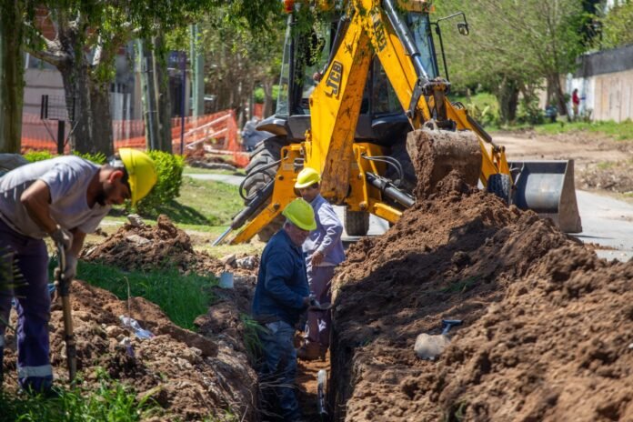Más obras mejoran el servicio de agua potable en Berazategui 3