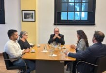 Agustín Balladares en la UNLa junto a la legisladora Victoria Montenegro