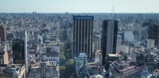 Tapas de los diarios del 25 de marzo