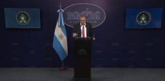 Adorni contra las cuerdas: negó todo y eludió preguntas en su reaparición