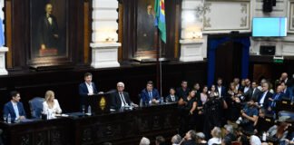 Kicillof en la apertura de sesiones: «Argentina vive una profunda crisis y el rumbo económico es un fracaso»