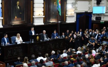 Kicillof en la apertura de sesiones: «Argentina vive una profunda crisis y el rumbo económico es un fracaso»