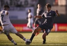 Un paso atrás: Independiente jugó mal, perdió con Riestra y se complica
