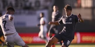 Un paso atrás: Independiente jugó mal, perdió con Riestra y se complica