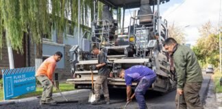 Obras en Lanús: Julián Álvarez supervisó repavimentación en Remedios de Escalada