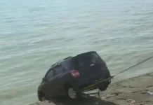 Tapas de los diarios del 4 de abril