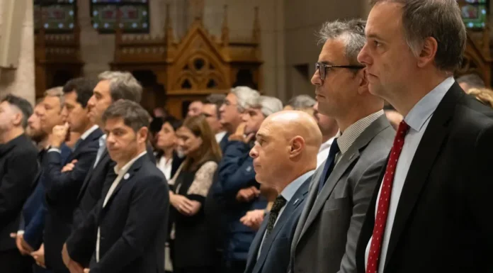 Tapas de los diarios del 22 de abril