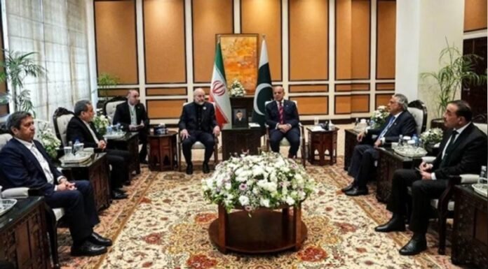 Tapas de los diarios del 12 de abril