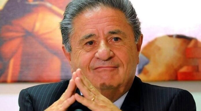 La UNLa presenta un libro sobre la gobernación de Eduardo Duhalde con la presencia del exmandatario