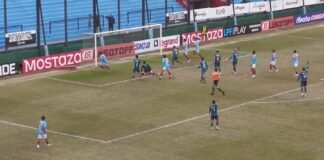 Arsenal empató con Villa San Carlos con remontada y polémica sobre el final