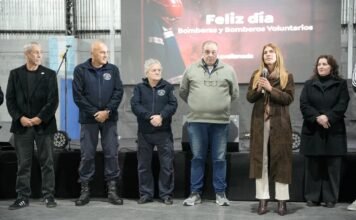 Avellaneda: Homenajearon a bomberos con 25 y 50 años de servicios