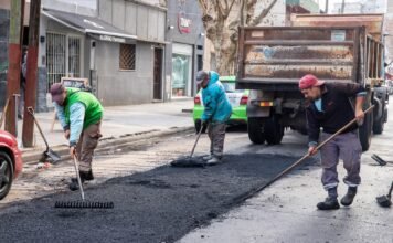 Lanús: continúa plan de pavimentación