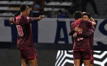 Lanús se hizo fuerte en Córdoba y goleó a Talleres