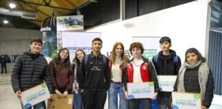 Avellaneda: entregan 3.800 notebooks a estudiantes secundarios